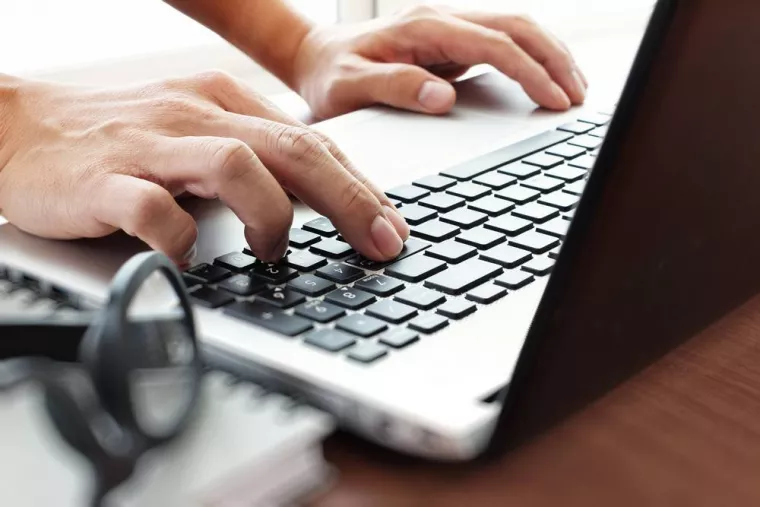 Dépanner un macbook air qui plante à répétition, Soissons, Doc Info Web